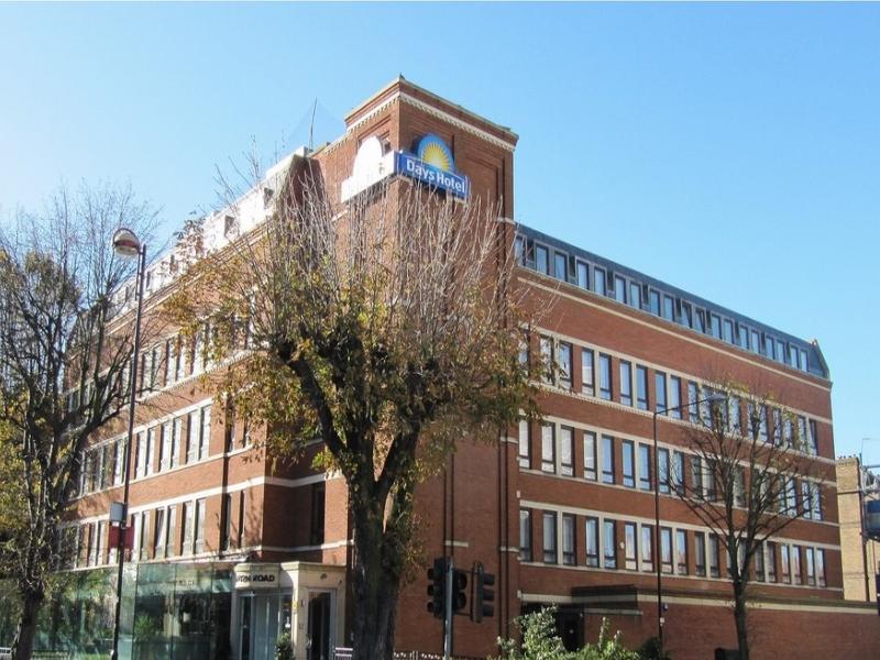 Ramada Hounslow - Heathrow East Eksteriør billede