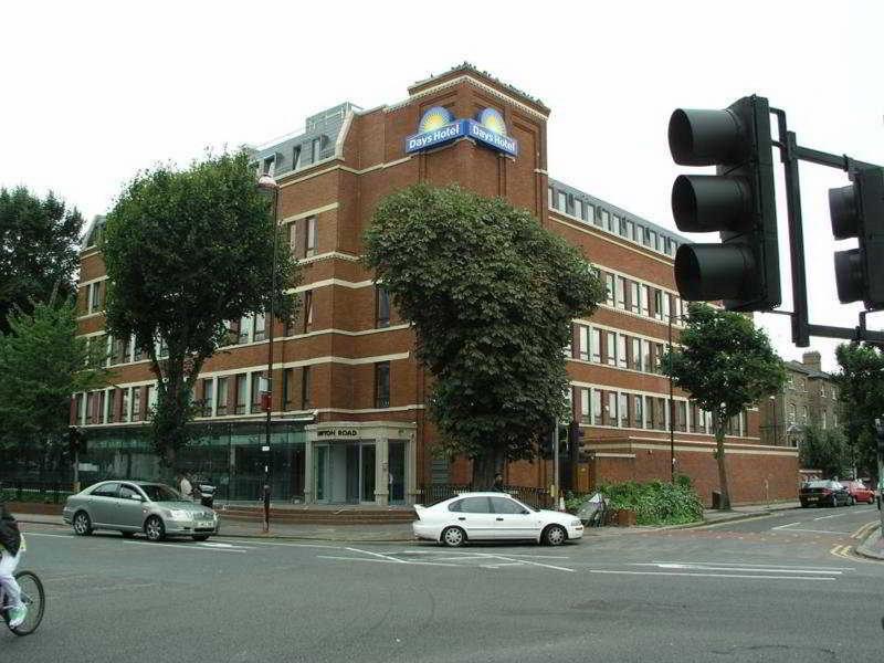 Ramada Hounslow - Heathrow East Eksteriør billede