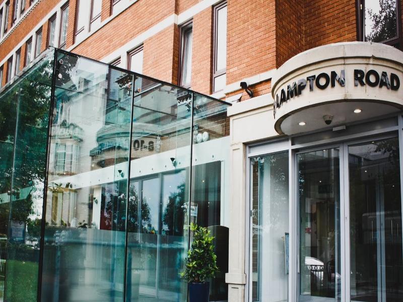 Ramada Hounslow - Heathrow East Eksteriør billede