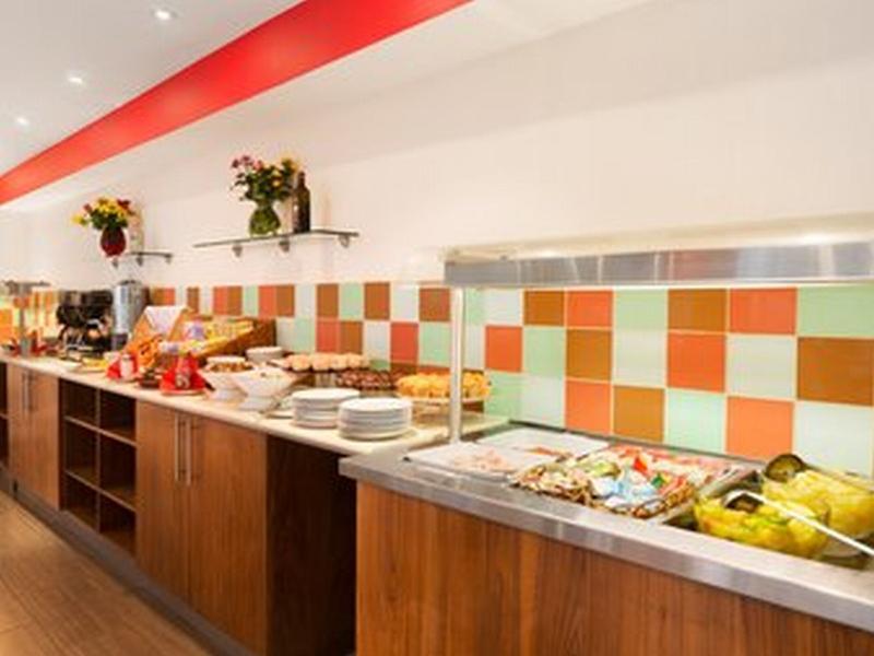 Ramada Hounslow - Heathrow East Eksteriør billede