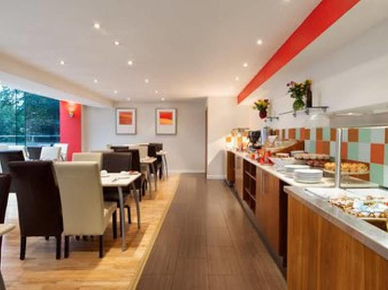 Ramada Hounslow - Heathrow East Eksteriør billede