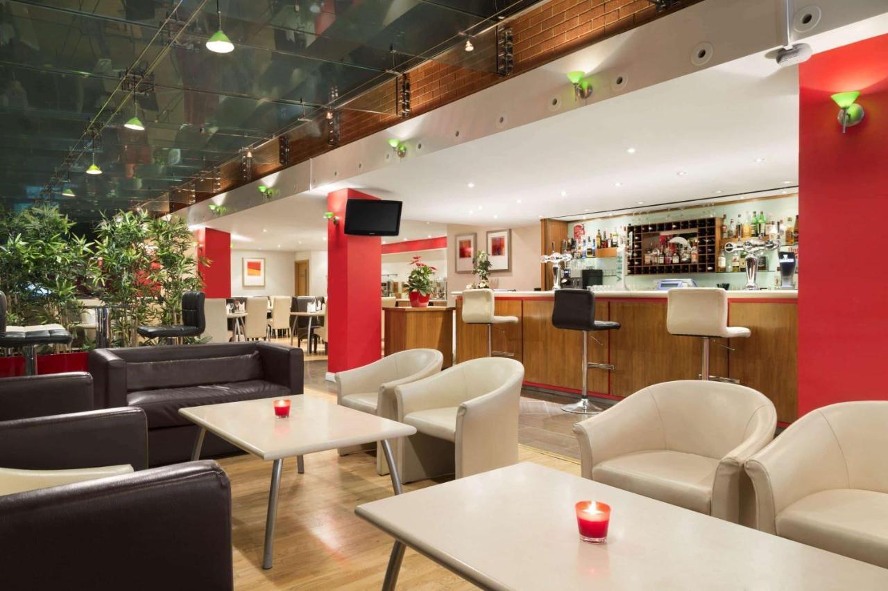 Ramada Hounslow - Heathrow East Eksteriør billede